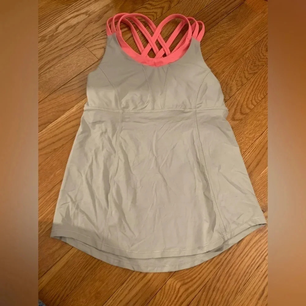 Lululemon Beat the Heat Tank Top with Built In Sports Bra Size 6 Gray Pink